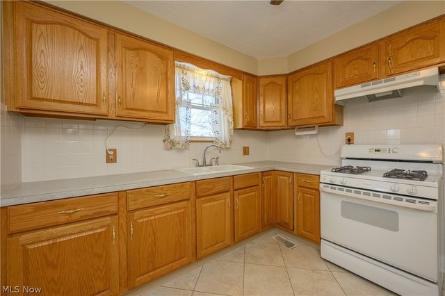 213 Genoa Avenue SW, Massillon, OH 44646