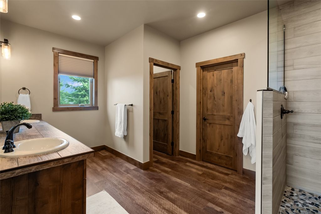 360 Ridge Line Drive, Lakeside, MT 59922 photo 27