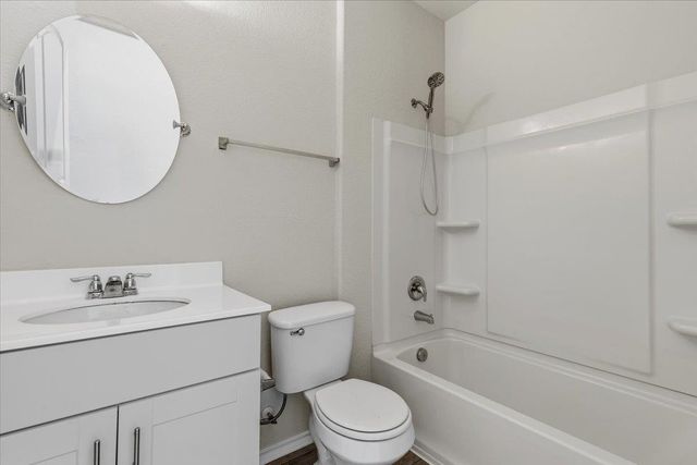 1705 T H Johnson DR, Taylor, TX 76574