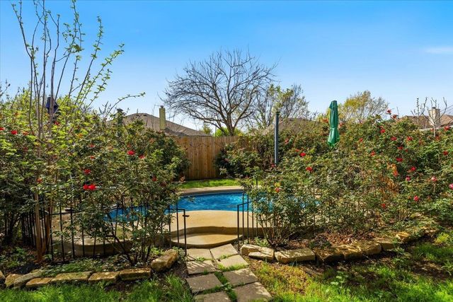 1705 T H Johnson DR, Taylor, TX 76574