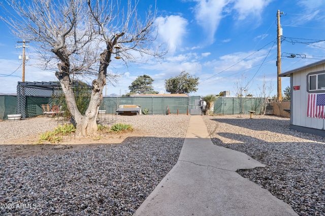 101 E YUMA Street, Huachuca City, AZ 85616