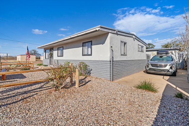 101 E YUMA Street, Huachuca City, AZ 85616