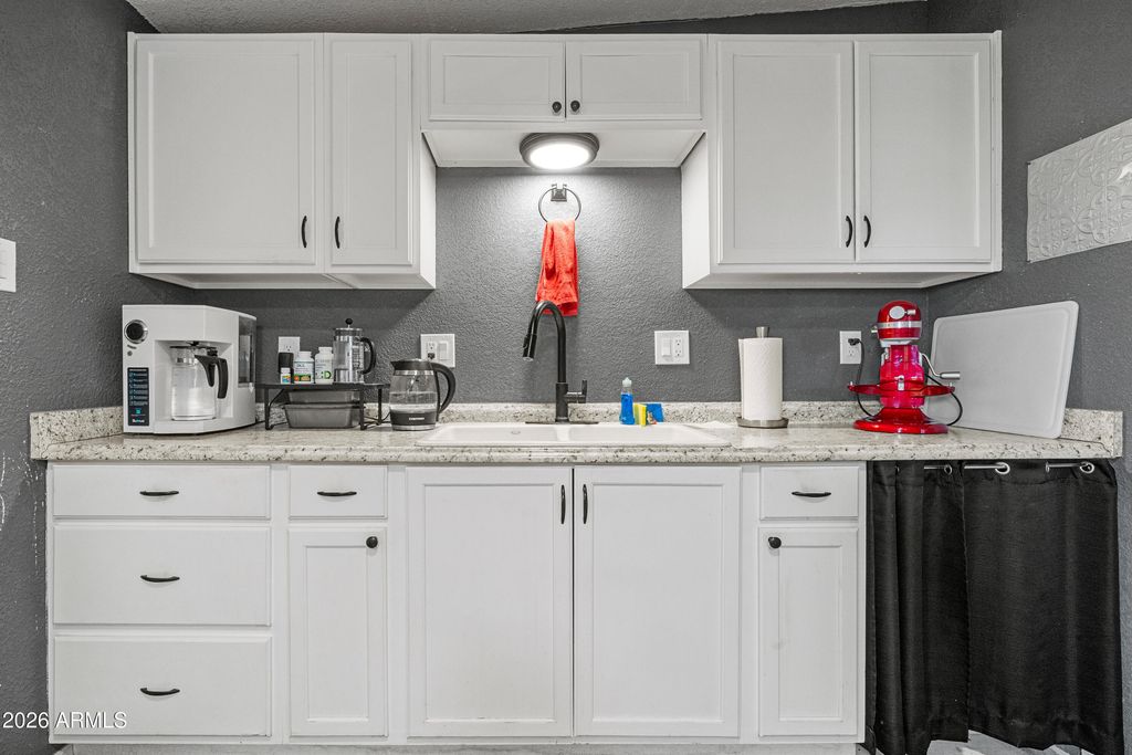 Image 11 of property listing at 101 E YUMA Street, Huachuca City, AZ 85616