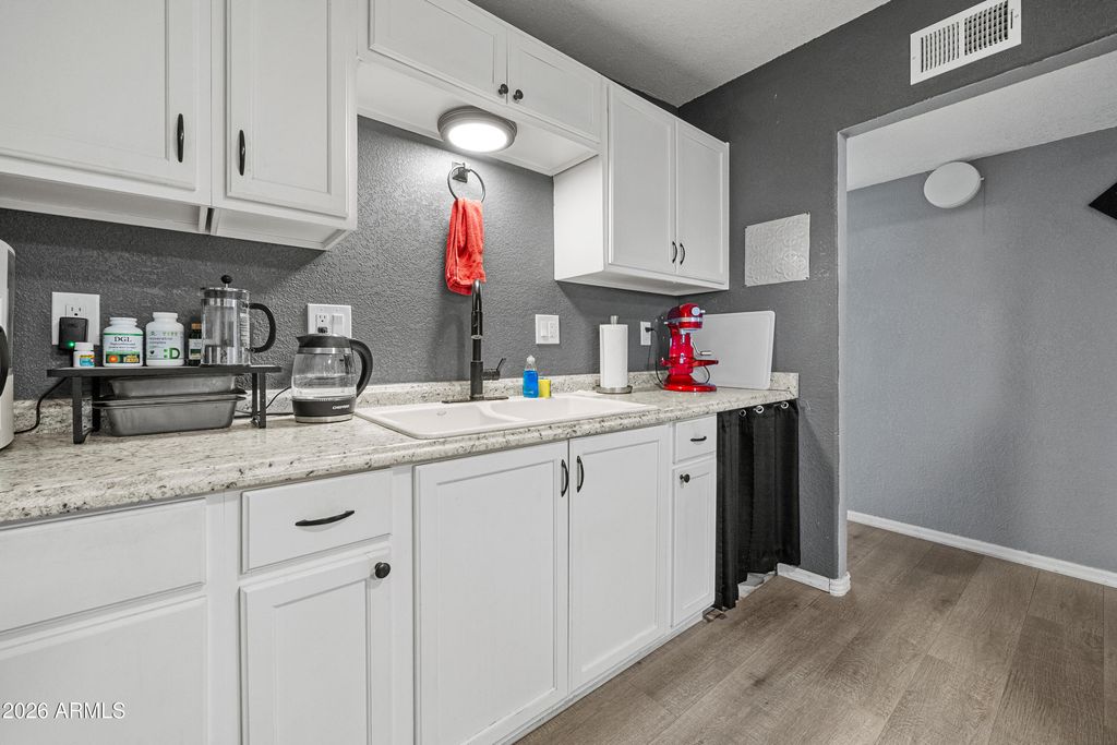 Image 12 of property listing at 101 E YUMA Street, Huachuca City, AZ 85616