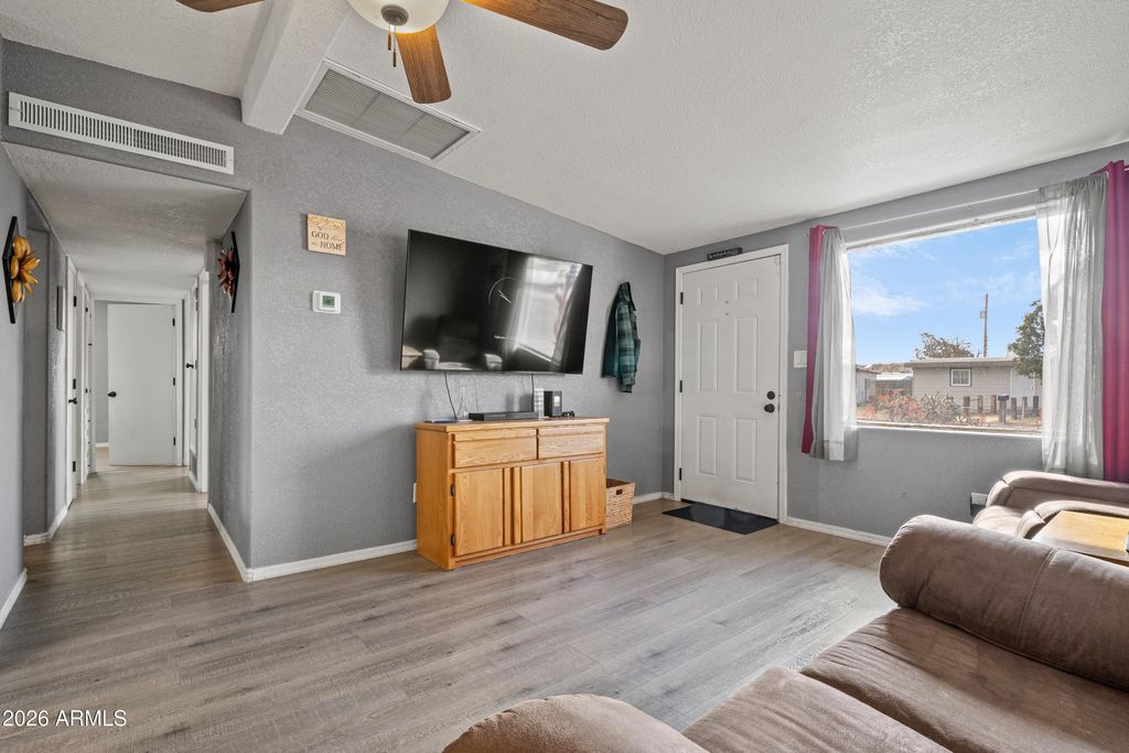 Image 13 of property listing at 101 E YUMA Street, Huachuca City, AZ 85616