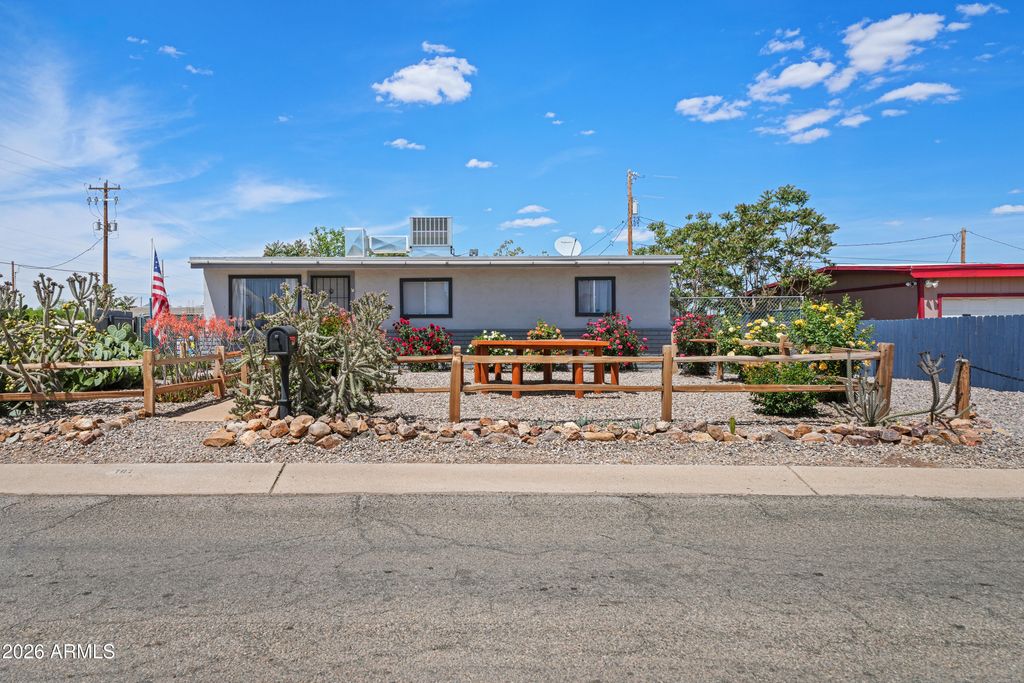 Image 2 of property listing at 101 E YUMA Street, Huachuca City, AZ 85616