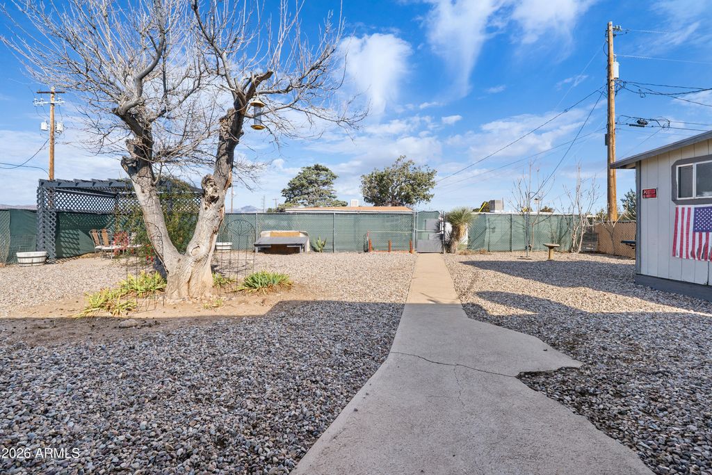 Image 21 of property listing at 101 E YUMA Street, Huachuca City, AZ 85616