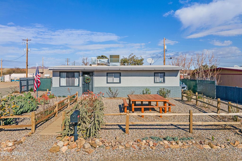 Image 32 of property listing at 101 E YUMA Street, Huachuca City, AZ 85616