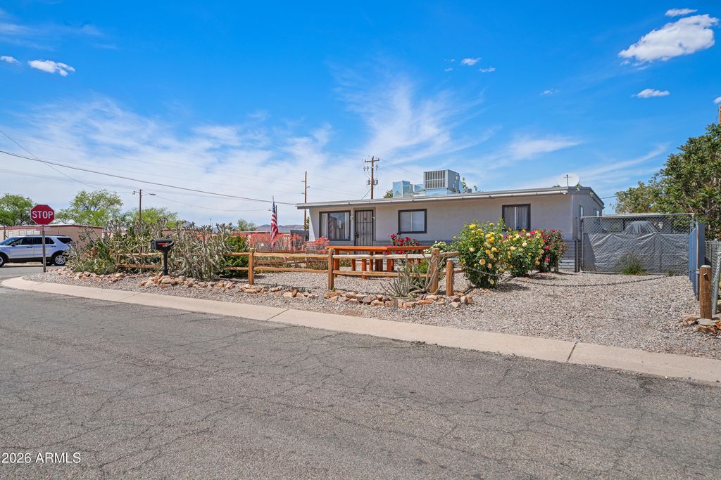 Image 33 of property listing at 101 E YUMA Street, Huachuca City, AZ 85616