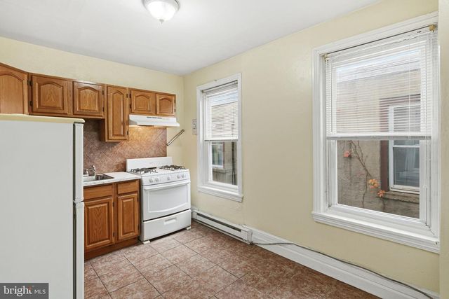 2914 POPLAR ST, Philadelphia, PA 19130