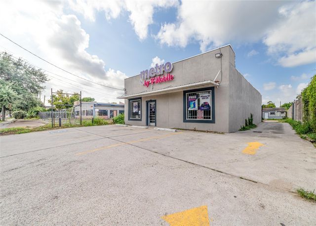 7016 Harrisburg Boulevard, Houston, TX 77011