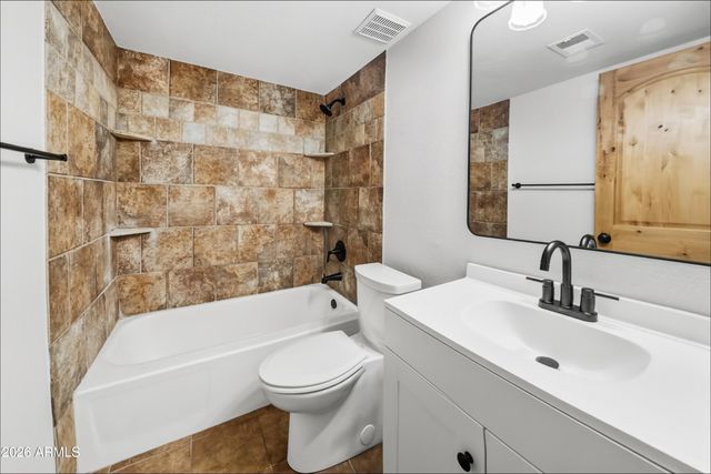 5709 S PALM Drive, Tempe, AZ 85283