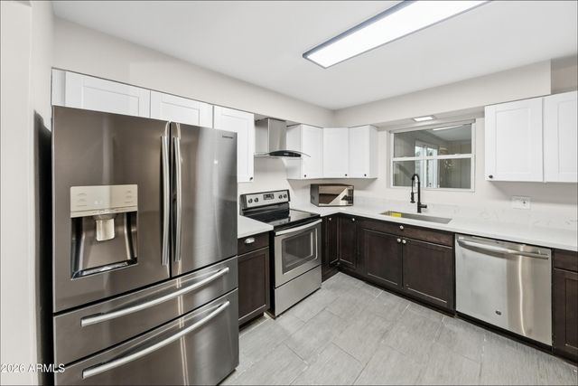 5709 S PALM Drive, Tempe, AZ 85283