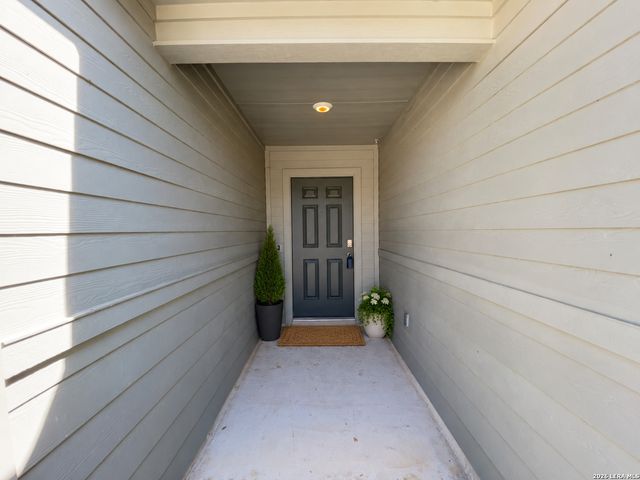 1150 Barn Swallow Way, San Antonio, TX 78253