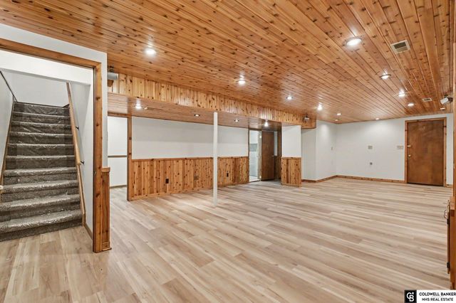 1307 Hansen Avenue, Bellevue, NE 68005