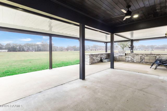 176 Wagon Trail Drive, Opelousas, LA 70570