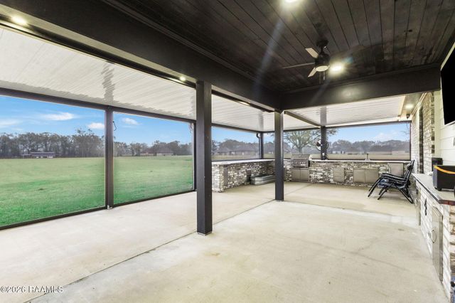 176 Wagon Trail Drive, Opelousas, LA 70570