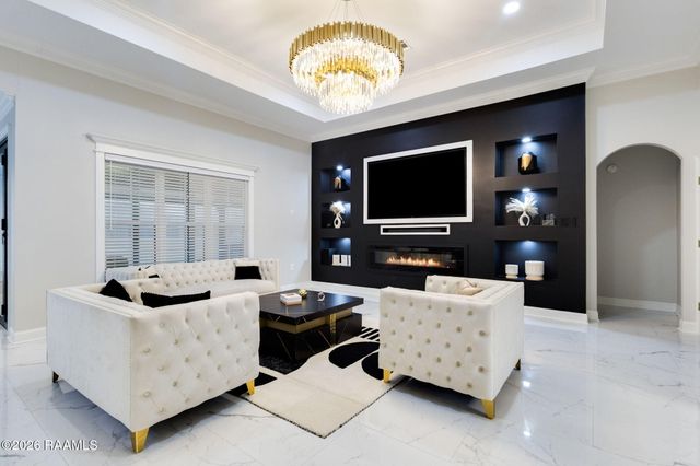 176 Wagon Trail Drive, Opelousas, LA 70570