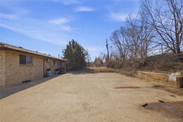 43 Lansing Street, Aurora, CO 80010