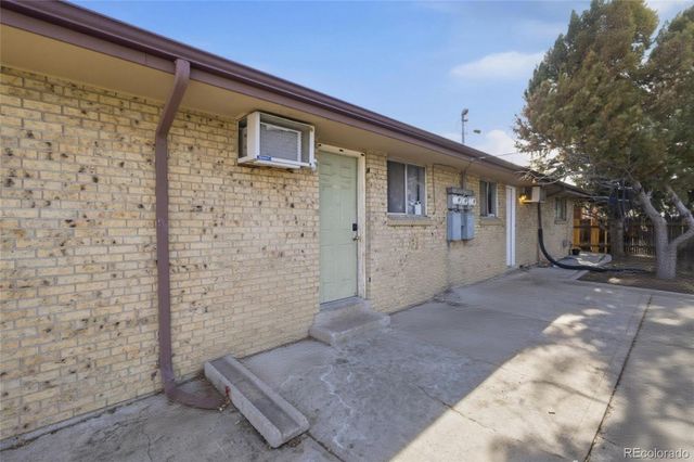 43 Lansing Street, Aurora, CO 80010