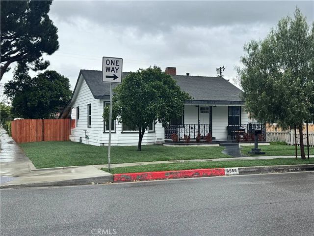 6556 San Vincente, Paramount, CA 90723