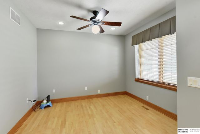20297 Woodridge Drive, Gretna, NE 68028