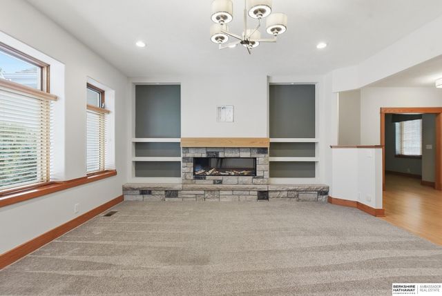 20297 Woodridge Drive, Gretna, NE 68028