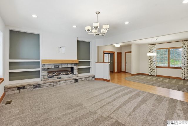 20297 Woodridge Drive, Gretna, NE 68028