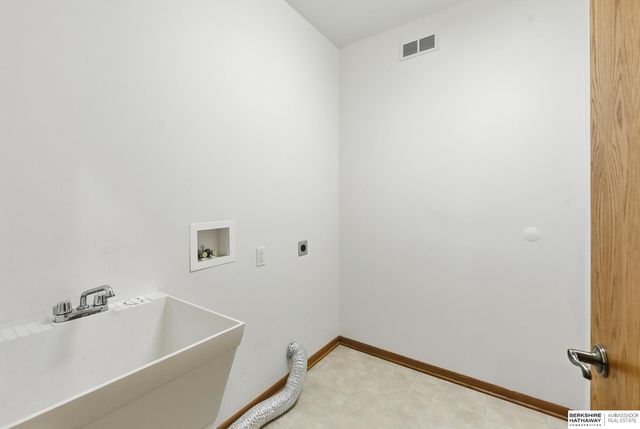 20297 Woodridge Drive, Gretna, NE 68028