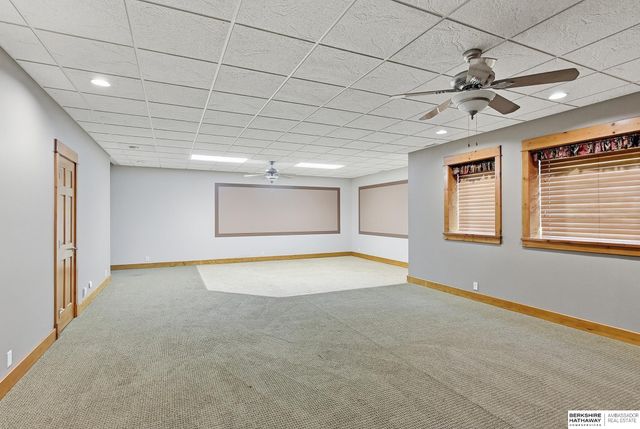 20297 Woodridge Drive, Gretna, NE 68028
