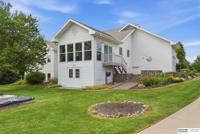 20297 Woodridge Drive, Gretna, NE 68028