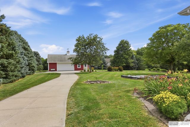 20297 Woodridge Drive, Gretna, NE 68028