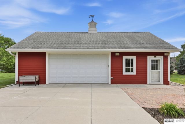 20297 Woodridge Drive, Gretna, NE 68028