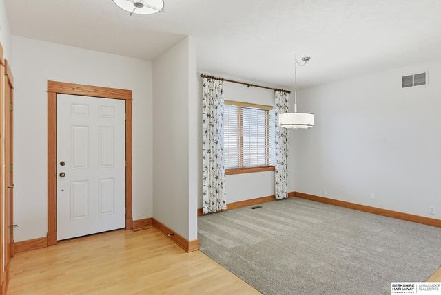 20297 Woodridge Drive, Gretna, NE 68028