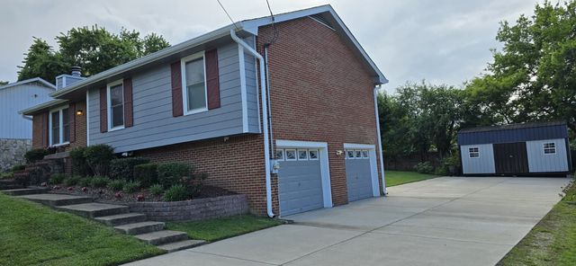 113 Overlook Dr, Hendersonville, TN 37075