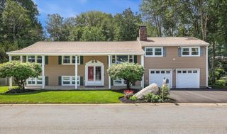 55 Robinhood Road, Nashua, NH 03062