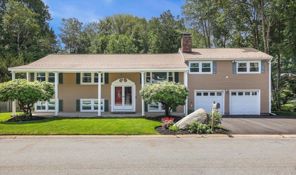 55 Robinhood Road, Nashua, NH 03062