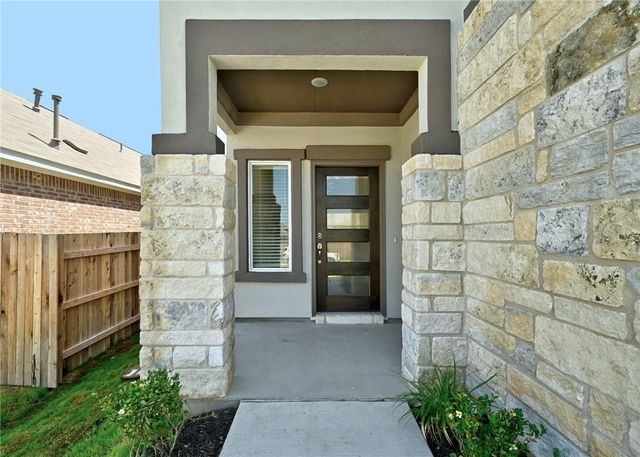 806 Pepperbark LOOP, Buda, TX 78610