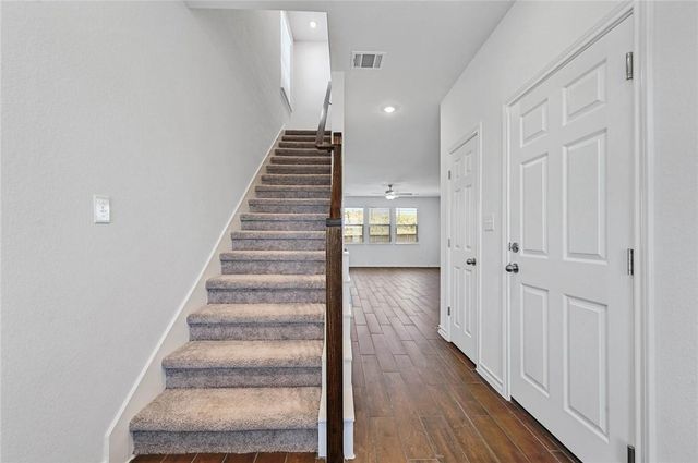 806 Pepperbark LOOP, Buda, TX 78610