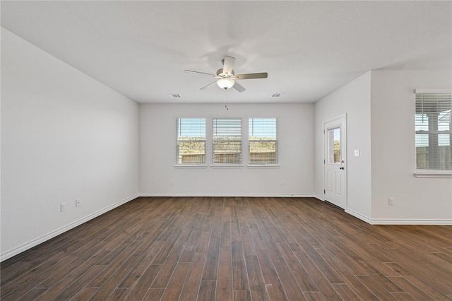 806 Pepperbark LOOP, Buda, TX 78610