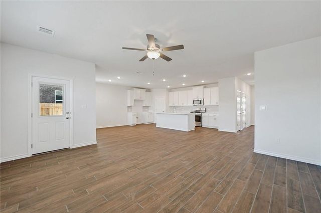 806 Pepperbark LOOP, Buda, TX 78610