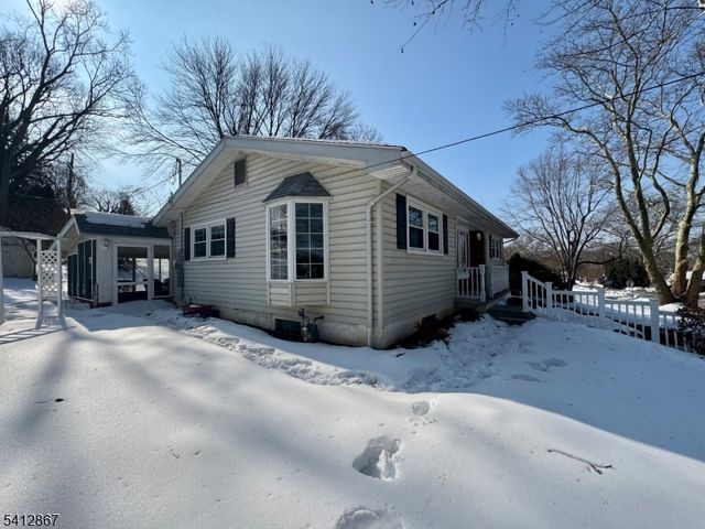 206 Victory Ave, Pohatcong Twp., NJ 08865