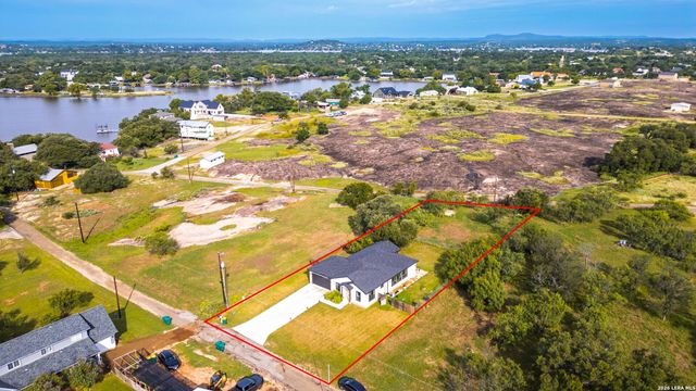 1008 naumann, Granite Shoals, TX 78654