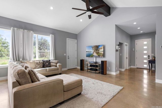 1008 naumann, Granite Shoals, TX 78654