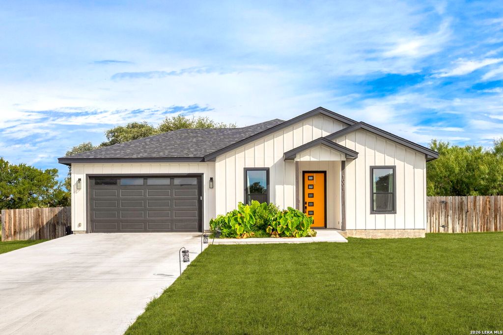 1008 naumann, Granite Shoals, TX 78654