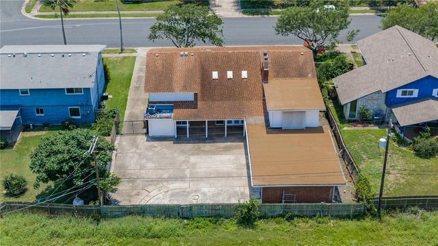 7126 Pharaoh Dr, Corpus Christi, TX 78412