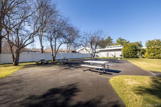 10 Regents Place D, Yorktown Heights, NY 10598