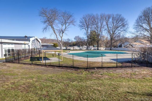 10 Regents Place D, Yorktown Heights, NY 10598