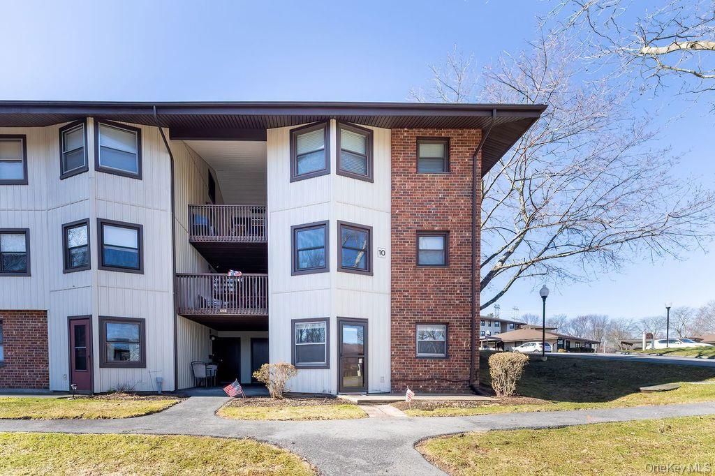 10 Regents Place D, Yorktown Heights, NY 10598