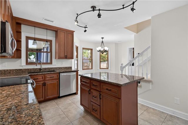 711 Waterstock CT, Chesapeake, VA 23322